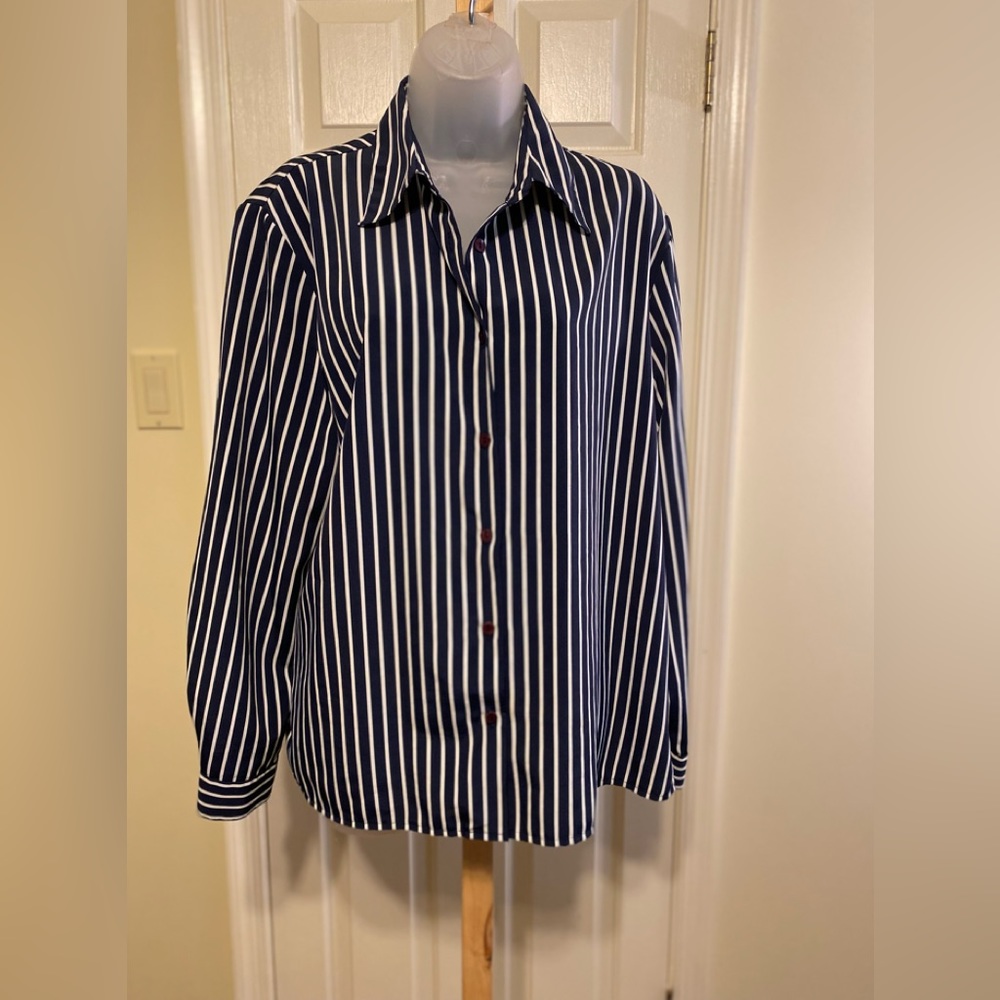 Karen Scott - Lovely silky navy & white striped button down shirt, Size: L